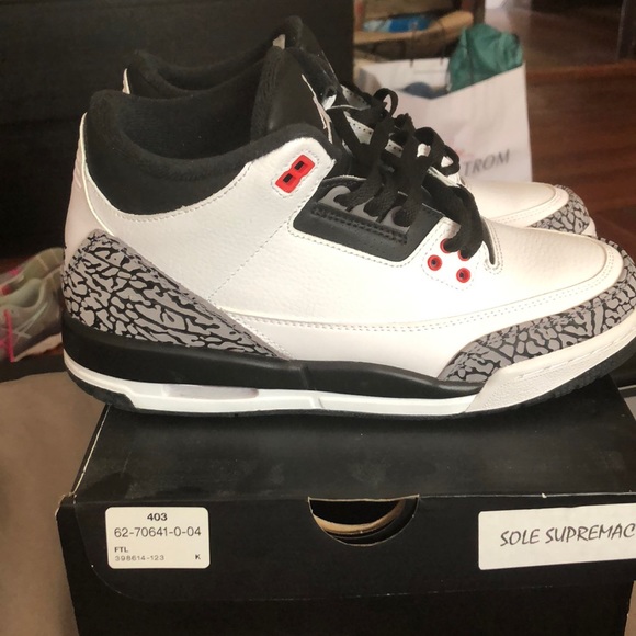 Air Jordan 3 retro BG size 6.5 (boys) - Picture 3 of 5